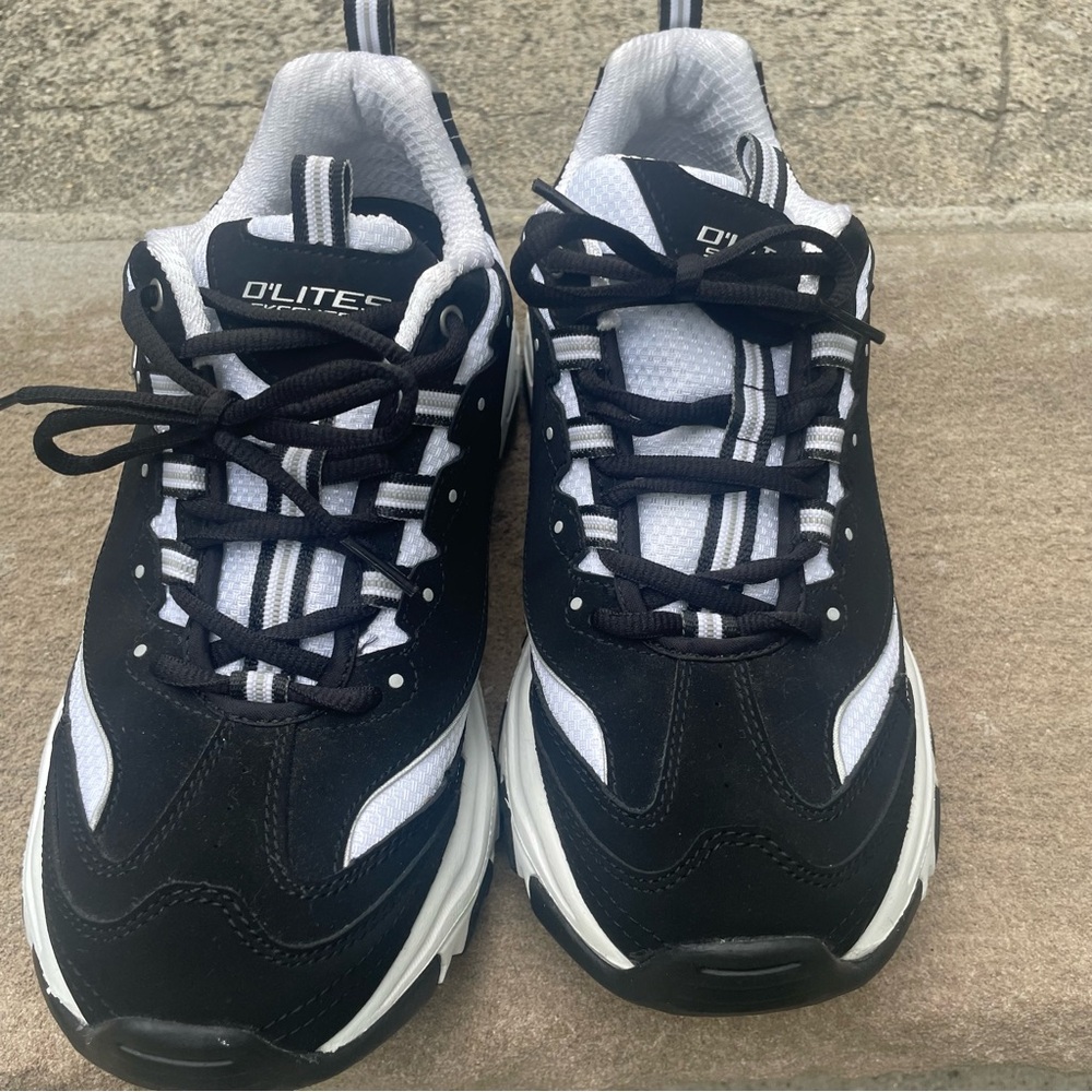 Men’s NWT black & white Skechers D’Lite. Size 8 - Picture 3 of 7